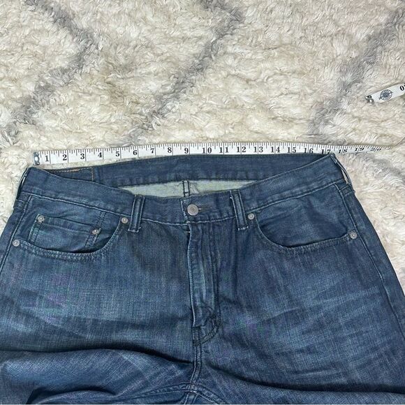 Levi's Blue Relaxed Jeans with Indigo Denim - Picture 7 of 9